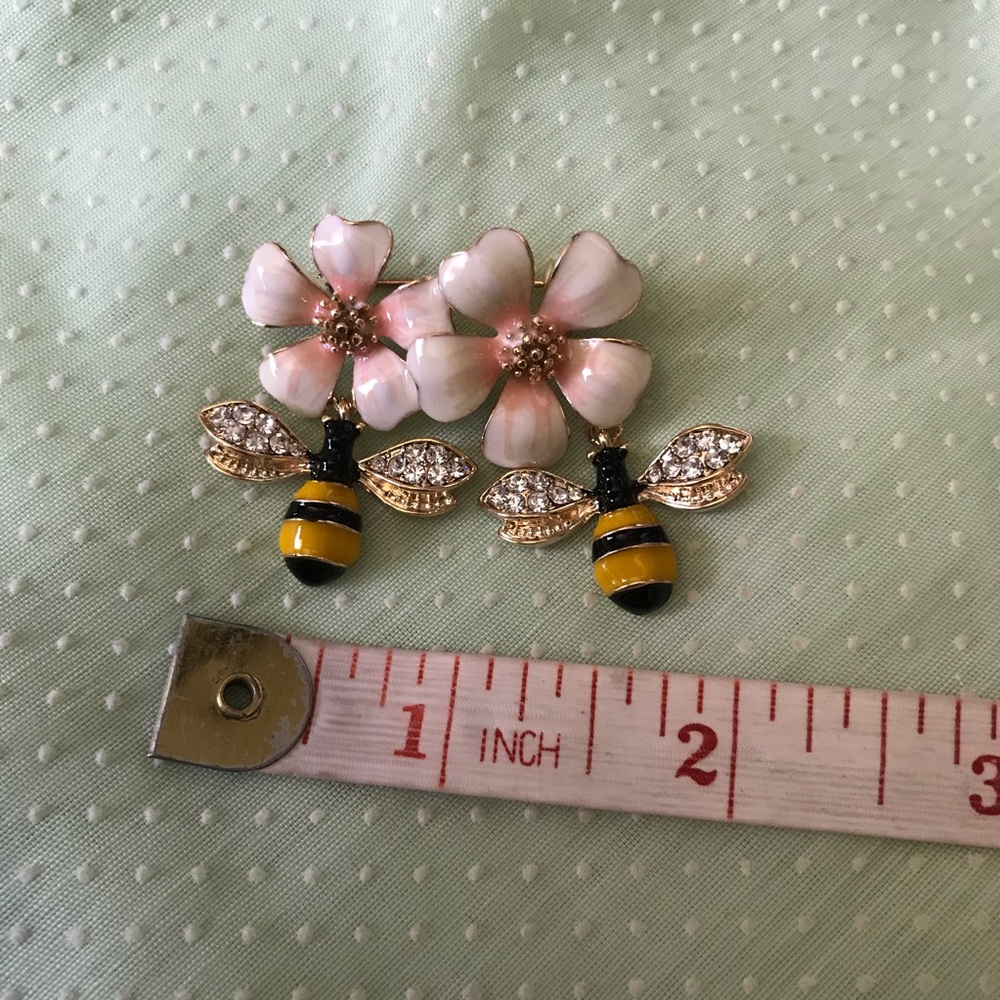 Bees Brooch - Picture 4 of 5